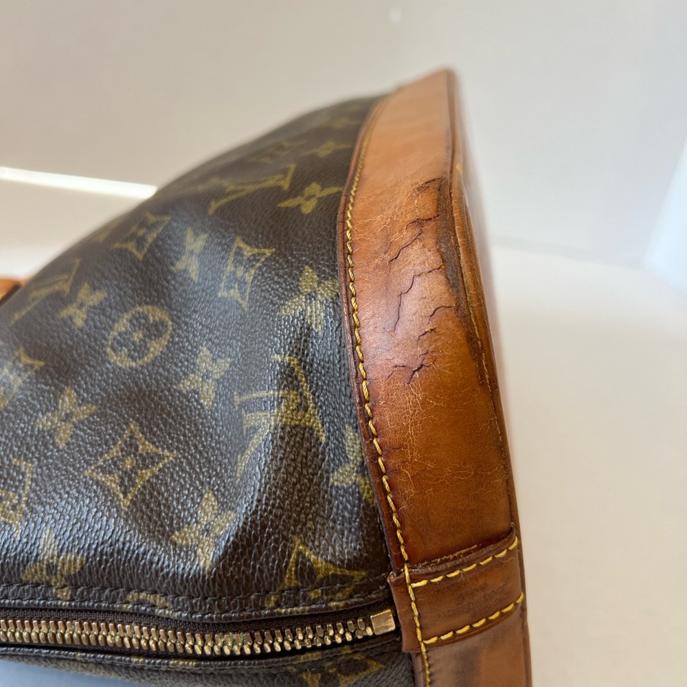 Louis Vuitton Monogram Alma - Picture 8 of 16